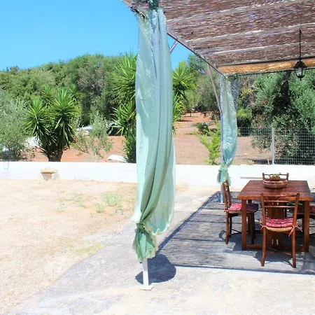 فيلة Posta Nella Macchia Mediterranea In Salento