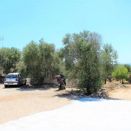 Posta Nella Macchia Mediterranea In Salento أُجينتو